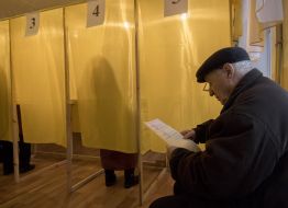 Voting in local elections in Mariupol