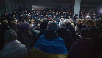 Protesters in front of the executive committee of Kryvyi Rih
