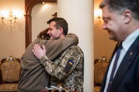 Зустріч Петра Порошенка та кіборга Андрія Гречанова