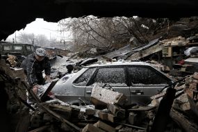 Роздавлений автомобіль