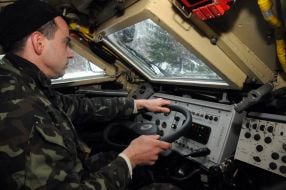 Водитель БТР-4