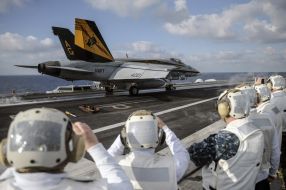 Атомный авианосец ВМС США "Гарри Трумэн"