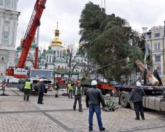 Christmas tree on Sofiyskaya square