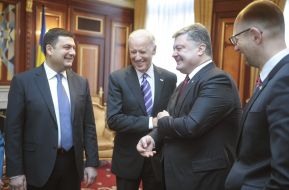Володимир Гройсман, Джо Байден, Петро Порошенко та Арсеній Яценюк