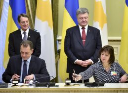 Наталія Яресько, Йоргос Лаккотріпіс, Петро Порошенко та Нікос Анастасіадіс