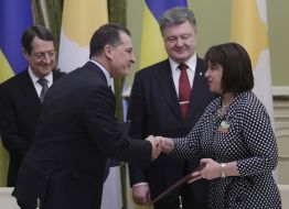 Natalia Yaresko, Yiorgos Lakkotrypis, Petro Poroshenko and Nicos Anastasiades