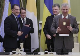 Сергій Квіт, Йоргос Лаккотріпіс, Петро Порошенко та Нікос Анастасіадіс