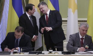 Сергій Квіт, Йоргос Лаккотріпіс, Петро Порошенко та Нікос Анастасіадіс