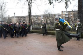 The ceremony of laying flowers