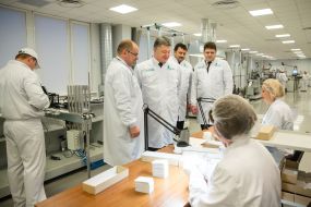 Petro Poroshenko visited the enterprise "Printing Plant "Ukraina"
