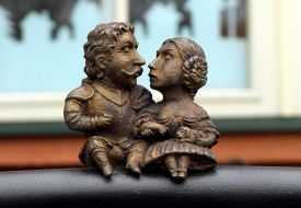 Sculpture to Miklos Bercheni and Christine Chaki