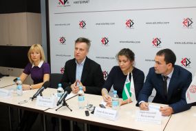 Oksana Golubova, Valentin Nalivaichenko, Anna Kovalenko and Vladimir Berezinski