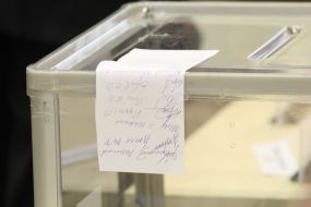 Vote for a candidate for the post of head of the Regional Council