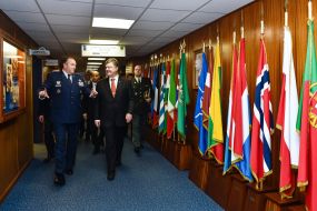 Philip Breedlove and Petro Poroshenko