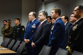 Philip Breedlove and Petro Poroshenko