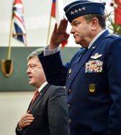 Philip Breedlove and Petro Poroshenko