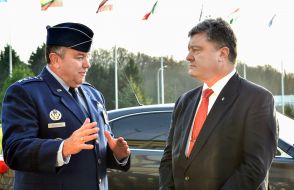 Philip Breedlove and Petro Poroshenko