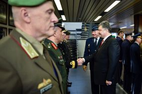 Philip Breedlove and Petro Poroshenko