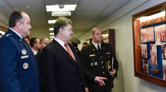 Philip Breedlove and Petro Poroshenko