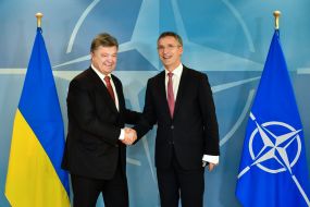 Petro Poroshenko and Jens Stoltenberg
