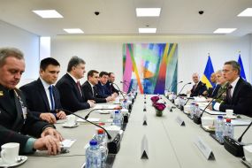 Petro Poroshenko and Jens Stoltenberg