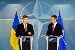 Petro Poroshenko and Jens Stoltenberg