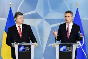 Petro Poroshenko and Jens Stoltenberg