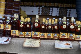 Пляшки з медовухою