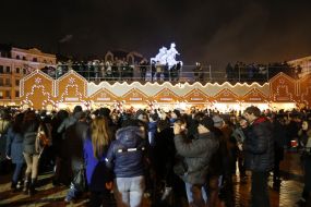In Kiev lit the lights on the main Christmas tree of Ukraine