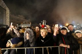 In Kiev lit the lights on the main Christmas tree of Ukraine