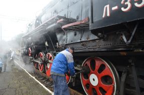 Підготовка до відправки екскурсійного ретро-поїзда