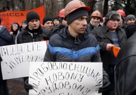 The meeting of miners near parliament building
