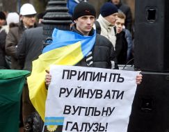 The meeting of miners near parliament building