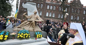 The monument to Mikhail Verbitsky