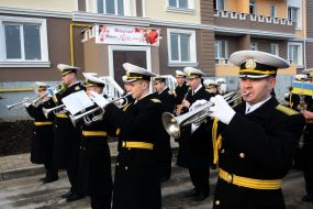 Церемонии передачи ордеров на жилье военнослужащим