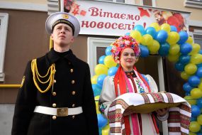 Transmission of orders for housing