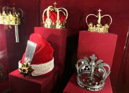 Exhibition "Crowns of the world"
