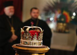 Exhibition "Crowns of the world"