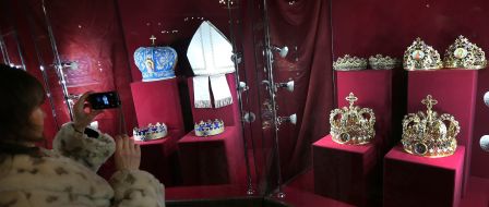 Exhibition "Crowns of the world"