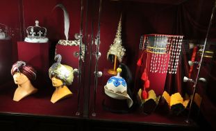 Exhibition "Crowns of the world"