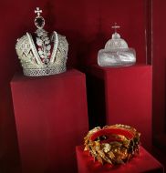 Exhibition "Crowns of the world"