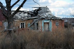 Dilapidated house in Slavyansk