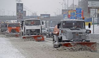 Winter service vehicle