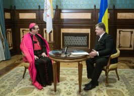 Petr Poroshenko and Claudio Gugerotti