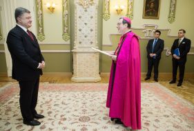 Petr Poroshenko and Claudio Gugerotti