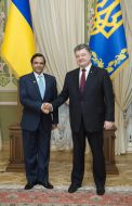Petr Poroshenko and Athar Abbas