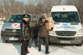 Red Cross staff handed out tea