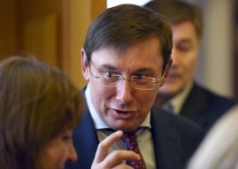 Юрій Луценко відповідає на запитання журналістів