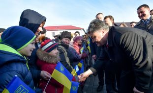 Petro Poroshenko meeting with residents of Rivne