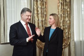 Petro Poroshenko and Federica Mogherini